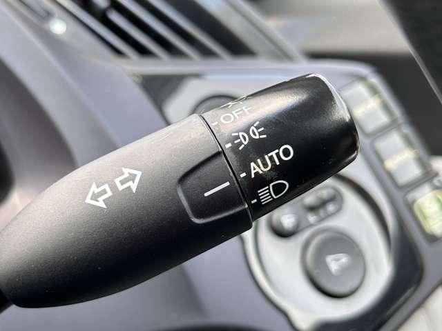 ＣＲ－Ｚ １．５アルファ　ワンオーナー！禁煙車！オートクルーズコントロール！純正ＨＤＤナビ！バックモニター！フルセグＴＶ！ＥＴＣ！スマートキー！アイドリングストップ！横滑り防止装置！ＨＩＤヘッドライト！１６インチアルミホイール（15枚目）