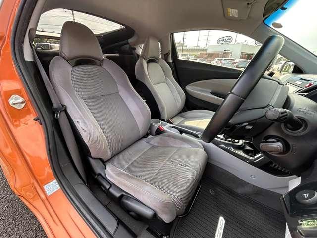 ＣＲ－Ｚ １．５アルファ　ワンオーナー！禁煙車！オートクルーズコントロール！純正ＨＤＤナビ！バックモニター！フルセグＴＶ！ＥＴＣ！スマートキー！アイドリングストップ！横滑り防止装置！ＨＩＤヘッドライト！１６インチアルミホイール（16枚目）