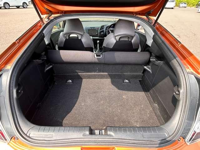 ＣＲ－Ｚ １．５アルファ　ワンオーナー！禁煙車！オートクルーズコントロール！純正ＨＤＤナビ！バックモニター！フルセグＴＶ！ＥＴＣ！スマートキー！アイドリングストップ！横滑り防止装置！ＨＩＤヘッドライト！１６インチアルミホイール（20枚目）