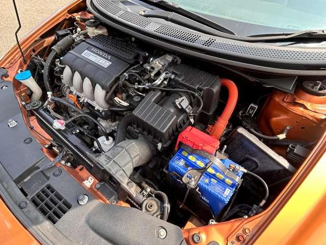 ＣＲ－Ｚ １．５アルファ　ワンオーナー！禁煙車！オートクルーズコントロール！純正ＨＤＤナビ！バックモニター！フルセグＴＶ！ＥＴＣ！スマートキー！アイドリングストップ！横滑り防止装置！ＨＩＤヘッドライト！１６インチアルミホイール（23枚目）