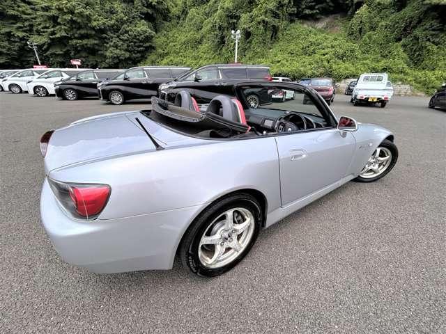 Ｓ２０００ ２．０　２名　６速ＭＴ！ＤＶＤナビ！オーディオデッキ！ＣＤ＆ＭＤ！ＥＴＣ！キーレス！プッシュスタート！シガーソケット！本革シート！ＨＩＤヘッドライト！フォグランプ！純正１６インチアルミホール！マニュアルエアコン！（13枚目）