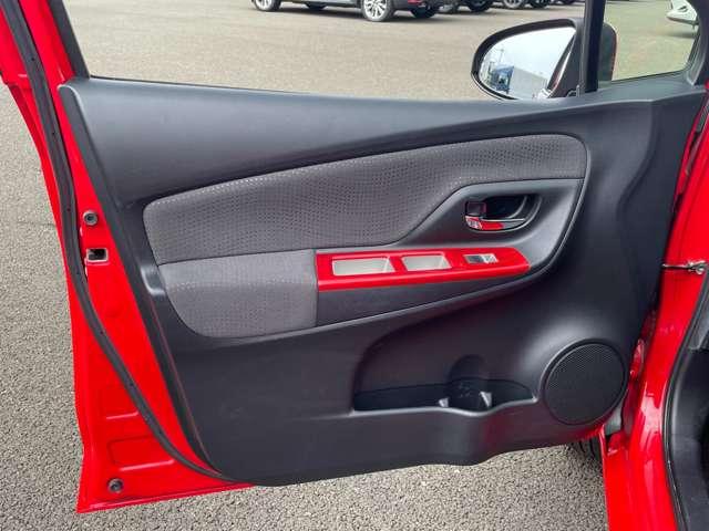 ヴィッツ １．３Ｕ　４ＷＤ　ワンオーナー！４ＷＤ！禁煙車！メモリーナビ！バックカメラ！Ｂｌｕｅｔｏｏｔｈオーディオ！フルセグＴＶ！ＥＴＣ！パワステ！シートヒーター！スマートキー＆プッシュスタート！横滑り防止装置！１５インチＡＷ！（22枚目）