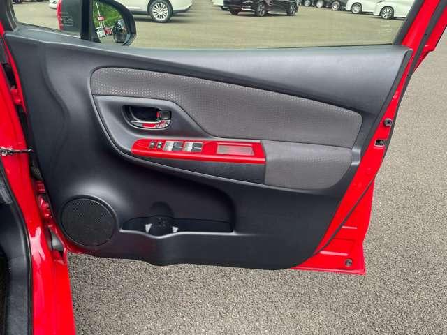 ヴィッツ １．３Ｕ　４ＷＤ　ワンオーナー！４ＷＤ！禁煙車！メモリーナビ！バックカメラ！Ｂｌｕｅｔｏｏｔｈオーディオ！フルセグＴＶ！ＥＴＣ！パワステ！シートヒーター！スマートキー＆プッシュスタート！横滑り防止装置！１５インチＡＷ！（23枚目）