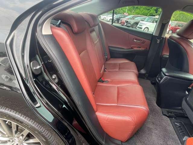 ＨＳ ２５０ＨＳ２５０ｈ　バージョンＩ　５名　禁煙車！衝突被害軽減ブレーキ！クルーズコントロール！メモリーナビ！バックモニター！Ｂｌｕｅｔｏｏｔｈオーディオ！ワンセグＴＶ！ＥＴＣ！！オートライト！シートヒーター！スマートキー＆プッシュスタート！（17枚目）