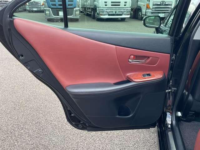 ＨＳ ２５０ＨＳ２５０ｈ　バージョンＩ　５名　禁煙車！衝突被害軽減ブレーキ！クルーズコントロール！メモリーナビ！バックモニター！Ｂｌｕｅｔｏｏｔｈオーディオ！ワンセグＴＶ！ＥＴＣ！！オートライト！シートヒーター！スマートキー＆プッシュスタート！（24枚目）