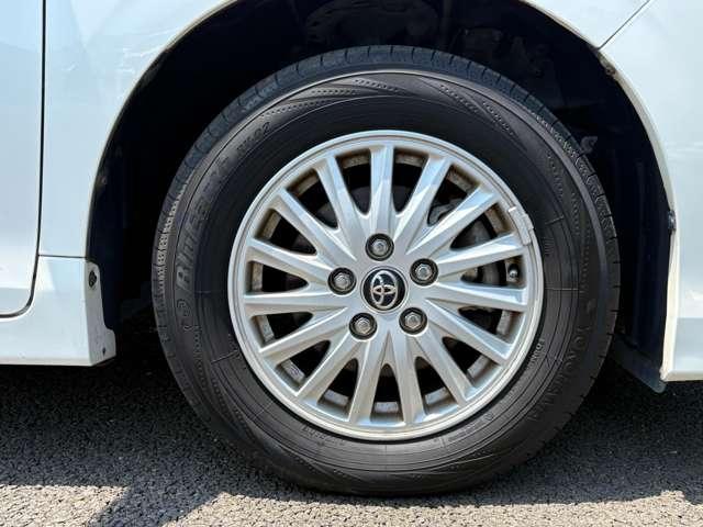 ヴォクシー １．８ハイブリッド　７名　禁煙車！衝突被害軽減ブレーキ！クルーズコントロール！後席モニター！両側パワースライドドア！メモリーナビ！バックカメラ！Ｂｌｕｅｔｏｏｔｈ対応！フルセグＴＶ！ＥＴＣ２．０！オートライト！シートヒーター！（9枚目）