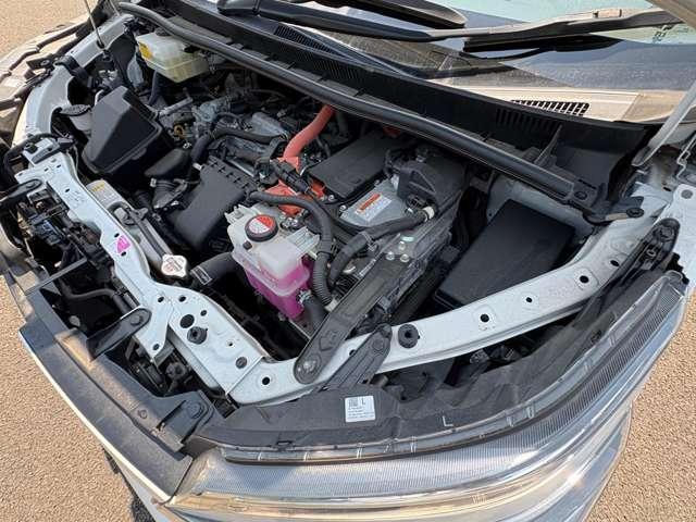 ヴォクシー １．８ハイブリッド　７名　禁煙車！衝突被害軽減ブレーキ！クルーズコントロール！後席モニター！両側パワースライドドア！メモリーナビ！バックカメラ！Ｂｌｕｅｔｏｏｔｈ対応！フルセグＴＶ！ＥＴＣ２．０！オートライト！シートヒーター！（28枚目）