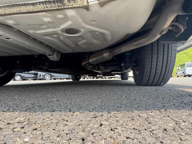 ヴォクシー １．８ハイブリッド　７名　禁煙車！衝突被害軽減ブレーキ！クルーズコントロール！後席モニター！両側パワースライドドア！メモリーナビ！バックカメラ！Ｂｌｕｅｔｏｏｔｈ対応！フルセグＴＶ！ＥＴＣ２．０！オートライト！シートヒーター！（31枚目）
