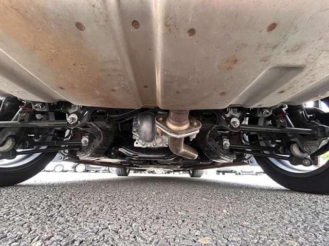 ロードスター １．５Ｓレザーパッケージ　ホワイトセレクション　２名　６速ＭＴ！禁煙車！衝突被害軽減ブレーキ！クルーズコントロール！ＢＯＳＥサウンドシステム！メモリーナビ！バックカメラ！Ｂｌｕｅｔｏｏｔｈ！フルセグＴＶ！ＥＴＣ！シートヒーター！スマートキー！キーレス！（24枚目）