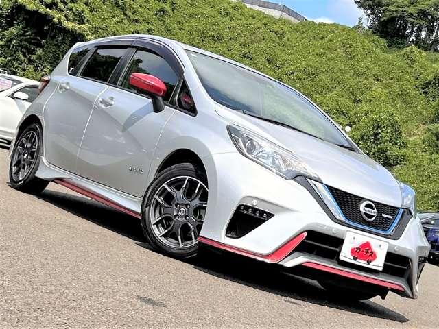 ノート ｅ－パワーニスモ　禁煙車／インテリジェントエマージェンシーブレーキ／車線逸脱警報／純正ナビ／フルセグＴＶ／ＤＶＤ／Ｂｌｕｅｔｏｏｔｈ対応／インテリジェントアラウンドビューモニター＆ルームミラー／ＬＥＤヘッドライト／（4枚目）