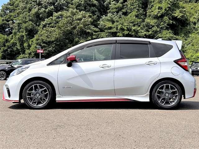 ノート ｅ－パワーニスモ　禁煙車／インテリジェントエマージェンシーブレーキ／車線逸脱警報／純正ナビ／フルセグＴＶ／ＤＶＤ／Ｂｌｕｅｔｏｏｔｈ対応／インテリジェントアラウンドビューモニター＆ルームミラー／ＬＥＤヘッドライト／（9枚目）
