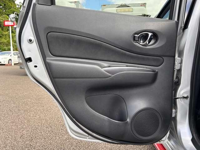 ノート ｅ－パワーニスモ　禁煙車／インテリジェントエマージェンシーブレーキ／車線逸脱警報／純正ナビ／フルセグＴＶ／ＤＶＤ／Ｂｌｕｅｔｏｏｔｈ対応／インテリジェントアラウンドビューモニター＆ルームミラー／ＬＥＤヘッドライト／（44枚目）