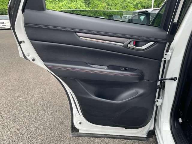 ＣＸ－５ ＸＤ　スポーツアピアランス　禁煙車／アダブティブクルーズコントロール／パワーシート／レーンキープアシスト／スマートキー／全周囲カメラ／フルセグナビ／Ｂｌｕｅｔｏｏｔｈ対応／バックカメラ／ＬＥＤヘッドライト／ドライブレコーダー／（26枚目）