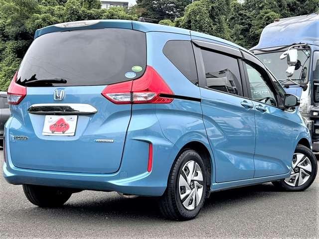 フリードハイブリッド ハイブリッド・Ｇ　クルーズコントロール／ストラーダナビ／フルセグＴＶ／ＤＶＤ／Ｂｌｕｅｔｏｏｔｈ／バックカメラ／パワースライドドア／ＬＥＤヘッドライト／オートライト／ＥＴＣ／スマートキーシステム／ドライブレコーダー／（5枚目）