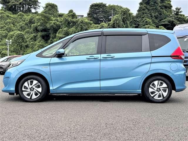 フリードハイブリッド ハイブリッド・Ｇ　クルーズコントロール／ストラーダナビ／フルセグＴＶ／ＤＶＤ／Ｂｌｕｅｔｏｏｔｈ／バックカメラ／パワースライドドア／ＬＥＤヘッドライト／オートライト／ＥＴＣ／スマートキーシステム／ドライブレコーダー／（9枚目）