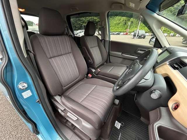 フリードハイブリッド ハイブリッド・Ｇ　クルーズコントロール／ストラーダナビ／フルセグＴＶ／ＤＶＤ／Ｂｌｕｅｔｏｏｔｈ／バックカメラ／パワースライドドア／ＬＥＤヘッドライト／オートライト／ＥＴＣ／スマートキーシステム／ドライブレコーダー／（15枚目）