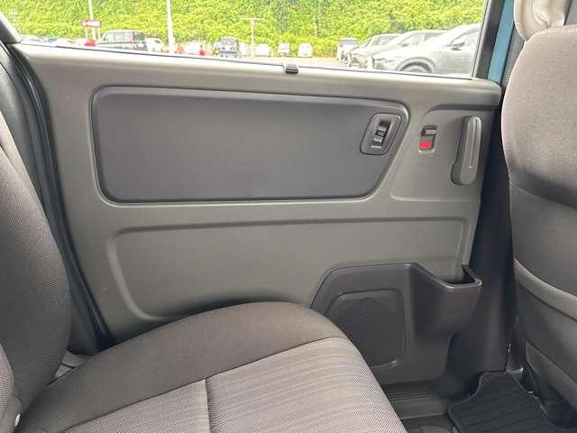 フリードハイブリッド ハイブリッド・Ｇ　クルーズコントロール／ストラーダナビ／フルセグＴＶ／ＤＶＤ／Ｂｌｕｅｔｏｏｔｈ／バックカメラ／パワースライドドア／ＬＥＤヘッドライト／オートライト／ＥＴＣ／スマートキーシステム／ドライブレコーダー／（43枚目）