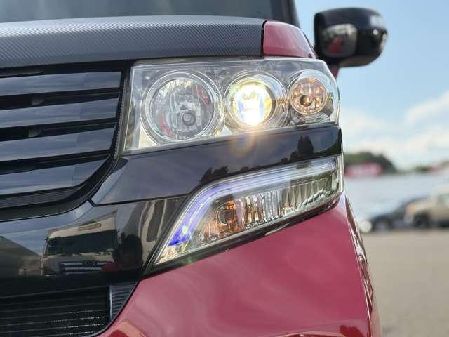 Ｎ－ＢＯＸカスタム ＧターボＡパッケージ２トーンカラースタイル　４ＷＤ　４名　４ＷＤ！クルーズコントロール！両側Ｐスライドドア！メモリーナビ！バックカメラ！ＢＴ！ワンセグＴＶ！ＥＴＣ！オートライト！ステアリングスイッチ！スマートキー＆プッシュスタート！２トーンカラースタイル！（9枚目）