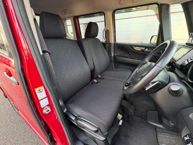 Ｎ－ＢＯＸカスタム ＧターボＡパッケージ２トーンカラースタイル　４ＷＤ　４名　４ＷＤ！クルーズコントロール！両側Ｐスライドドア！メモリーナビ！バックカメラ！ＢＴ！ワンセグＴＶ！ＥＴＣ！オートライト！ステアリングスイッチ！スマートキー＆プッシュスタート！２トーンカラースタイル！（12枚目）
