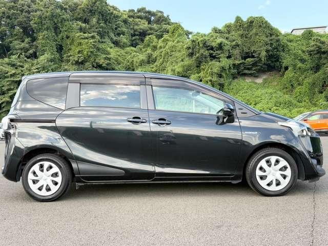 シエンタ ハイブリッドＧ　禁煙車！衝突被害軽減ブレーキ！両側パワースライドドア！バックモニター！ＢＴオーディオ！フルセグＴＶ！ＤＶＤ再生！ＥＴＣ！スマートキー＆プッシュスタート！パワステ！パワーウィンドウ！横滑り防止装置！（7枚目）