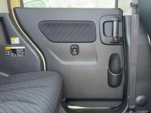 スペーシア Ｇリミテッド　禁煙車！衝突被害軽減ブレーキ！メモリーナビ！バックカメラ！ＢＴ！フルセグＴＶ！ＥＴＣ！片側パワースライドドア！ステアリングスイッチ！シートヒーター！シガーソケット給電！スマートキー＆プッシュスタート！（30枚目）