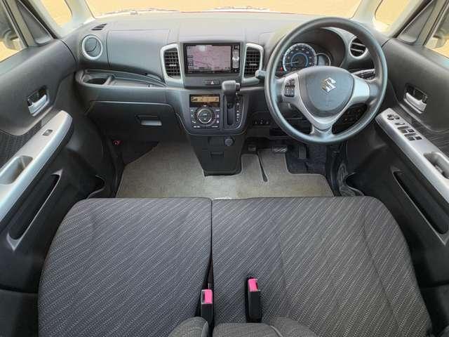 スペーシア Ｇリミテッド　禁煙車！衝突被害軽減ブレーキ！メモリーナビ！バックカメラ！ＢＴ！フルセグＴＶ！ＥＴＣ！片側パワースライドドア！ステアリングスイッチ！シートヒーター！シガーソケット給電！スマートキー＆プッシュスタート！（32枚目）