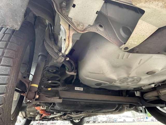 アクア Ｇブラックソフトレザーセレクション　１オーナー！禁煙車！メモリーナビ！バックカメラ！ＢＴ！ワンセグＴＶ！オートライト！シートヒーター！オートライト！スマート＆プッシュスタート！横滑り防止！ブラック合皮シート！ナノイー！アルミホイール！（30枚目）