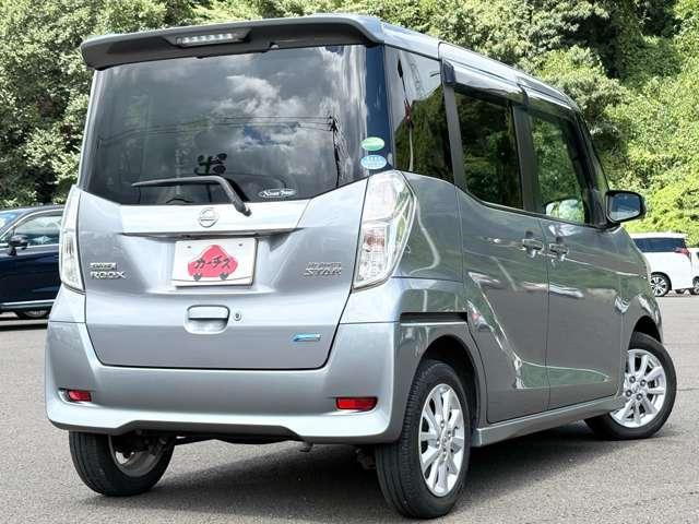 デイズルークス ハイウェイスター　Ｘ　禁煙車！衝突被害軽減ブレーキ！両側パワースライドドア！全方位モニター！純正ナビ！ＢＴ！フルセグＴＶ！ＥＴＣ！シガーソケット給電！スマートキー＆プッシュスタート！ＨＩＤヘッドライト！純正アルミ＆エアロ！（4枚目）