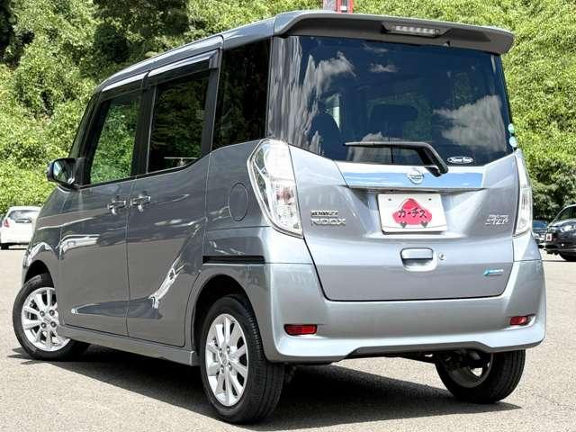 デイズルークス ハイウェイスター　Ｘ　禁煙車！衝突被害軽減ブレーキ！両側パワースライドドア！全方位モニター！純正ナビ！ＢＴ！フルセグＴＶ！ＥＴＣ！シガーソケット給電！スマートキー＆プッシュスタート！ＨＩＤヘッドライト！純正アルミ＆エアロ！（5枚目）