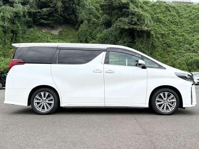 アルファード ２．５Ｓ　タイプゴールド　１オーナー！禁煙！衝突被害軽減ブレーキ！Ａクルーズコントロール！後席モニター！両側パワースライドドア！全方位カメラ！純正ナビ！ＢＴ！フルセグＴＶ！ＥＴＣ！オートライト！スマートキー＆プッシュスタート！（5枚目）