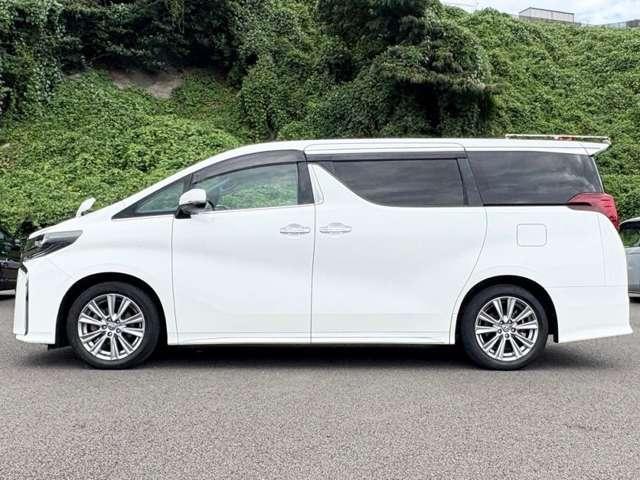 アルファード ２．５Ｓ　タイプゴールド　１オーナー！禁煙！衝突被害軽減ブレーキ！Ａクルーズコントロール！後席モニター！両側パワースライドドア！全方位カメラ！純正ナビ！ＢＴ！フルセグＴＶ！ＥＴＣ！オートライト！スマートキー＆プッシュスタート！（6枚目）