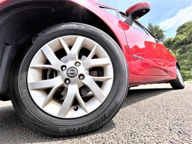 ノート ｅ－パワー　Ｘ　ＦＯＵＲ　Ｖセレクション　４ＷＤ　４ＷＤ／禁煙車／１オーナー／４ＷＤ／衝突軽減ブレーキ／レーダークルコン／全方位カメラ／ストラーダナビ／フルセグＴＶ／Ｂｌｕｅｔｏｏｔｈ／ＬＥＤヘッドライト／レーンキープ／純正ＡＷ／クリアランスソナー／（11枚目）