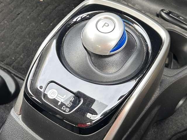 ノート ｅ－パワー　Ｘ　ＦＯＵＲ　Ｖセレクション　４ＷＤ　４ＷＤ／禁煙車／１オーナー／４ＷＤ／衝突軽減ブレーキ／レーダークルコン／全方位カメラ／ストラーダナビ／フルセグＴＶ／Ｂｌｕｅｔｏｏｔｈ／ＬＥＤヘッドライト／レーンキープ／純正ＡＷ／クリアランスソナー／（50枚目）