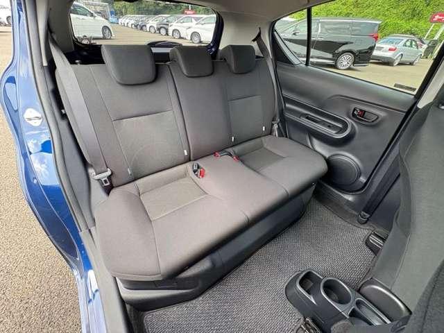 アクア Ｓスタイルブラック　禁煙車！衝突被害軽減ブレーキ！純正メモリーナビ！バックカメラ！ＢＴ！ワンセグＴＶ！ＥＴＣ！オートライト！ステアリングスイッチ！スマートキー＆プッシュスタート！アイドリングストップ！横滑り防止！（16枚目）