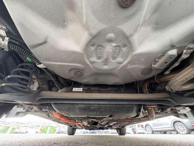 アクア Ｓスタイルブラック　禁煙車！衝突被害軽減ブレーキ！純正メモリーナビ！バックカメラ！ＢＴ！ワンセグＴＶ！ＥＴＣ！オートライト！ステアリングスイッチ！スマートキー＆プッシュスタート！アイドリングストップ！横滑り防止！（26枚目）