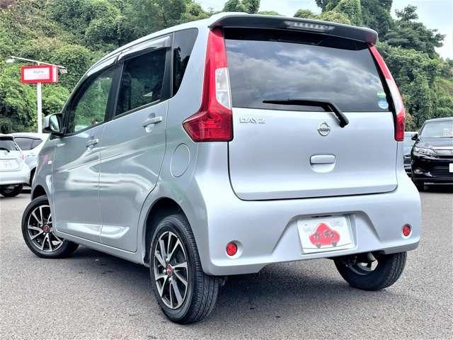 デイズ Ｊ　禁煙車！社外メモリーナビ！Ｂｌｕｅｔｏｏｔｈ！ワンセグＴＶ！ＣＤ再生！キーレス！パワーウィンドウ！窓側スイッチ！シガーソケット給電！パワステ！横滑り防止装置！純正フロアマット！社外アルミホイール！（5枚目）