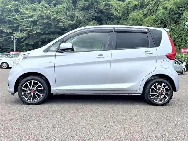 デイズ Ｊ　禁煙車！社外メモリーナビ！Ｂｌｕｅｔｏｏｔｈ！ワンセグＴＶ！ＣＤ再生！キーレス！パワーウィンドウ！窓側スイッチ！シガーソケット給電！パワステ！横滑り防止装置！純正フロアマット！社外アルミホイール！（8枚目）