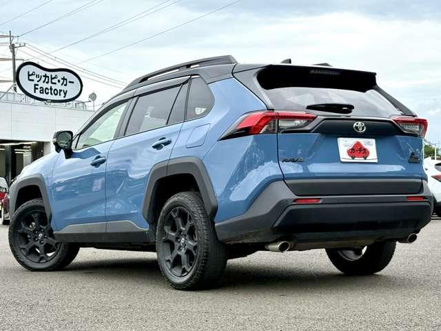 ＲＡＶ４ アドベンチャー　オフロードパッケージＩＩ　ワンオーナー！４ＷＤ！禁煙車！衝突被害軽減ブレーキ！Ａクルーズコントロール！純正ナビ！バックカメラ！ＢＴ！フルセグＴＶ！パワーシート！ＥＴＣ２．０！シートヒーター＆エアコン！ルーフレール！純正ＡＷ！（5枚目）