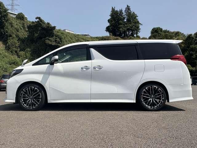 アルファード ２．５Ｓ　Ｃパッケージ　禁煙車！衝突被害軽減ブレーキ！Ａクルーズコントロール！サンルーフ！後席モニター！両側Ｐスライドドア！メモリーナビ！Ｂカメラ！ＢＴ！フルセグＴＶ！パワーシート！ＥＴＣ！スマートキー＆プッシュスタート！（8枚目）