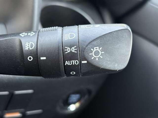アルファード ２．５Ｓ　Ｃパッケージ　禁煙車！衝突被害軽減ブレーキ！Ａクルーズコントロール！サンルーフ！後席モニター！両側Ｐスライドドア！メモリーナビ！Ｂカメラ！ＢＴ！フルセグＴＶ！パワーシート！ＥＴＣ！スマートキー＆プッシュスタート！（11枚目）