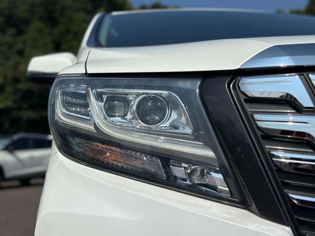 アルファード ２．５Ｓ　Ｃパッケージ　禁煙車！衝突被害軽減ブレーキ！Ａクルーズコントロール！サンルーフ！後席モニター！両側Ｐスライドドア！メモリーナビ！Ｂカメラ！ＢＴ！フルセグＴＶ！パワーシート！ＥＴＣ！スマートキー＆プッシュスタート！（12枚目）