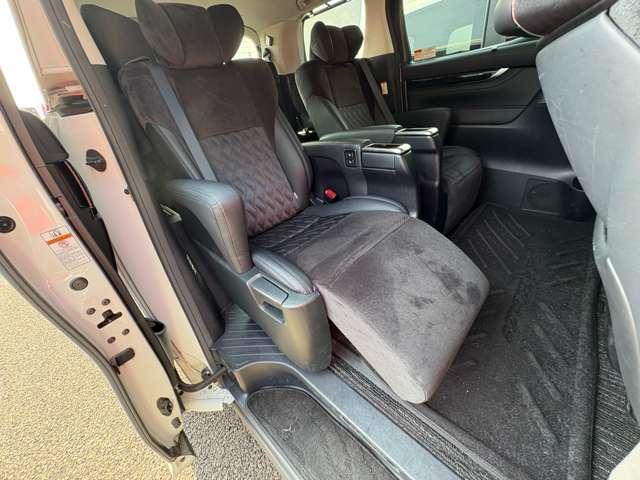 アルファード ２．５Ｓ　Ｃパッケージ　禁煙車！衝突被害軽減ブレーキ！Ａクルーズコントロール！サンルーフ！後席モニター！両側Ｐスライドドア！メモリーナビ！Ｂカメラ！ＢＴ！フルセグＴＶ！パワーシート！ＥＴＣ！スマートキー＆プッシュスタート！（23枚目）