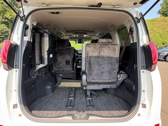 アルファード ２．５Ｓ　Ｃパッケージ　禁煙車！衝突被害軽減ブレーキ！Ａクルーズコントロール！サンルーフ！後席モニター！両側Ｐスライドドア！メモリーナビ！Ｂカメラ！ＢＴ！フルセグＴＶ！パワーシート！ＥＴＣ！スマートキー＆プッシュスタート！（26枚目）
