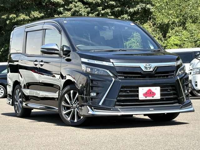 ヴォクシー ＺＳ　煌ＩＩＩ　禁煙車！衝突被害軽減ブレーキ！クルーズコントロール！後席モニター！両側パワースライドドア！純正ナビ！バックカメラ！ＢＴ！フルセグＴＶ！ＥＴＣ２．０！オートライト！ＬＥＤヘッドライト！モデリスタエアロ！（3枚目）