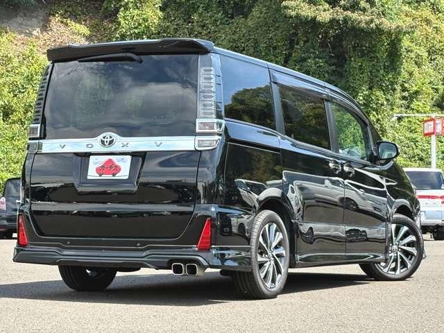 ヴォクシー ＺＳ　煌ＩＩＩ　禁煙車！衝突被害軽減ブレーキ！クルーズコントロール！後席モニター！両側パワースライドドア！純正ナビ！バックカメラ！ＢＴ！フルセグＴＶ！ＥＴＣ２．０！オートライト！ＬＥＤヘッドライト！モデリスタエアロ！（4枚目）