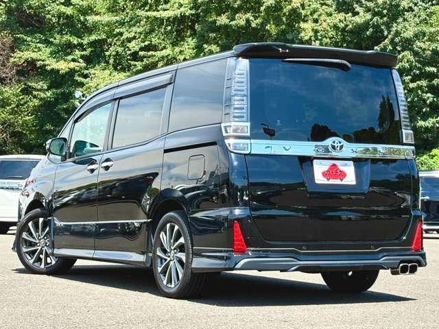 ヴォクシー ＺＳ　煌ＩＩＩ　禁煙車！衝突被害軽減ブレーキ！クルーズコントロール！後席モニター！両側パワースライドドア！純正ナビ！バックカメラ！ＢＴ！フルセグＴＶ！ＥＴＣ２．０！オートライト！ＬＥＤヘッドライト！モデリスタエアロ！（5枚目）