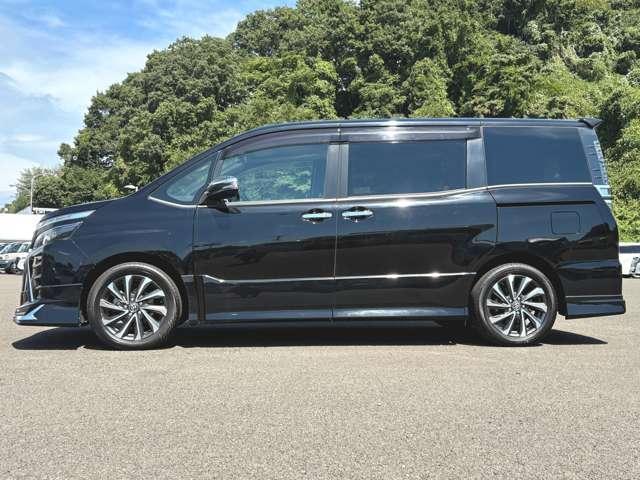 ヴォクシー ＺＳ　煌ＩＩＩ　禁煙車！衝突被害軽減ブレーキ！クルーズコントロール！後席モニター！両側パワースライドドア！純正ナビ！バックカメラ！ＢＴ！フルセグＴＶ！ＥＴＣ２．０！オートライト！ＬＥＤヘッドライト！モデリスタエアロ！（8枚目）
