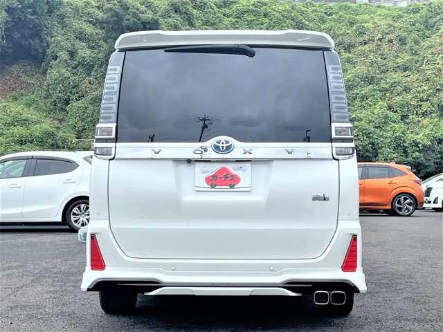 ヴォクシー ハイブリッドＺＳ　煌ＩＩ　禁煙車！衝突被害軽減ブレーキ！クルコン！後席モニター！両側パワースライドドア！純正ナビ！バックカメラ！ＢＴ！フルセグＴＶ！ＥＴＣ！シートヒーター！スマートキー＆プッシュスタート！モデリスタエアロ！（6枚目）