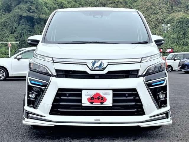 ヴォクシー ハイブリッドＺＳ　煌ＩＩ　禁煙車！衝突被害軽減ブレーキ！クルコン！後席モニター！両側パワースライドドア！純正ナビ！バックカメラ！ＢＴ！フルセグＴＶ！ＥＴＣ！シートヒーター！スマートキー＆プッシュスタート！モデリスタエアロ！（9枚目）