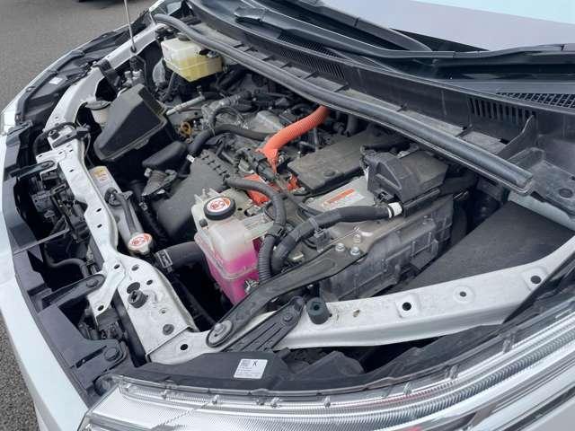 ヴォクシー ハイブリッドＺＳ　煌ＩＩ　禁煙車！衝突被害軽減ブレーキ！クルコン！後席モニター！両側パワースライドドア！純正ナビ！バックカメラ！ＢＴ！フルセグＴＶ！ＥＴＣ！シートヒーター！スマートキー＆プッシュスタート！モデリスタエアロ！（29枚目）